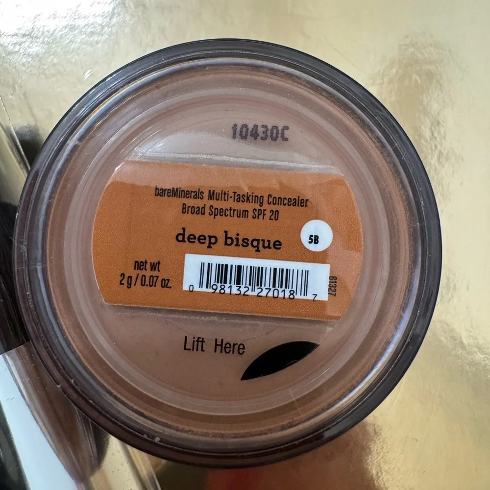 bareMinerals Concealer in Shade Deep Bisque and KABUKI BRUSH 💓